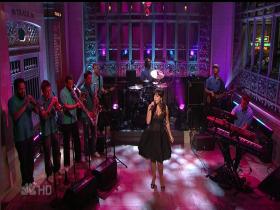 Lily Allen Smile (Saturday Night Live 2007) (HD)